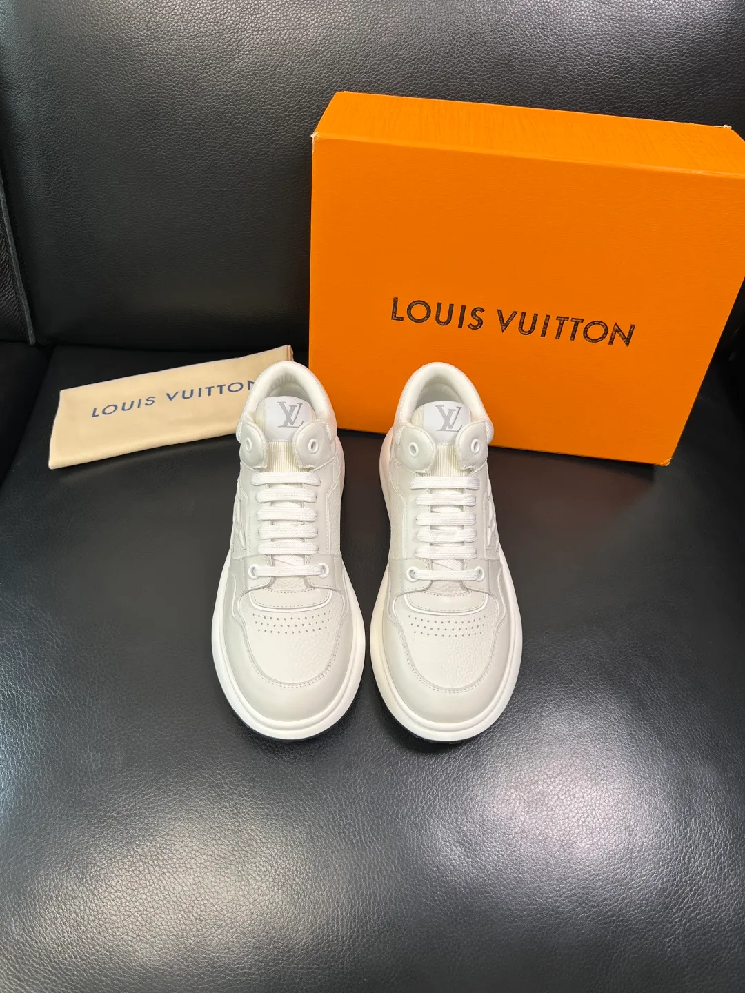 Men's shoes 💰820 Lv high quality top crafts Louis Vuitton, sports sneakers counter synchronization, uppers imported from Italy, high quality splicing colorful complex crafts, imported mesh pads soft and comfortable, soles: original soles specially provided by the original factory, T men's shoes 💰U exclusive movable molded soles super comfortable, original factory single goods, code number 39-44 (customized 38 45)